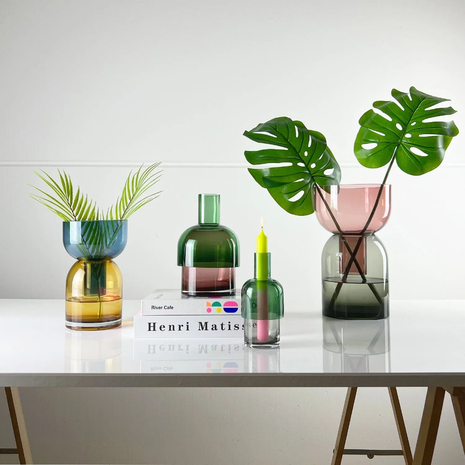 Flip Vase Medium Green and Pink - Vase - Reversible - Soda Lime Glass - Dual Sided - Floral
