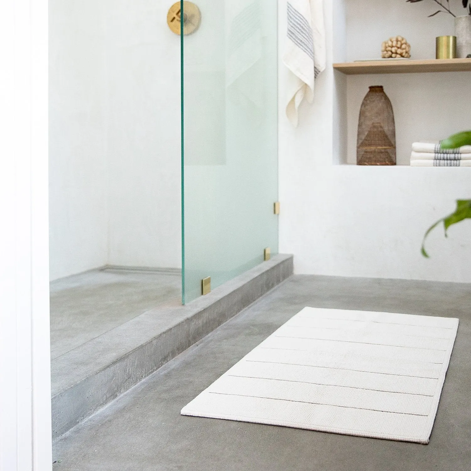 Wide Stripe Bath Mat