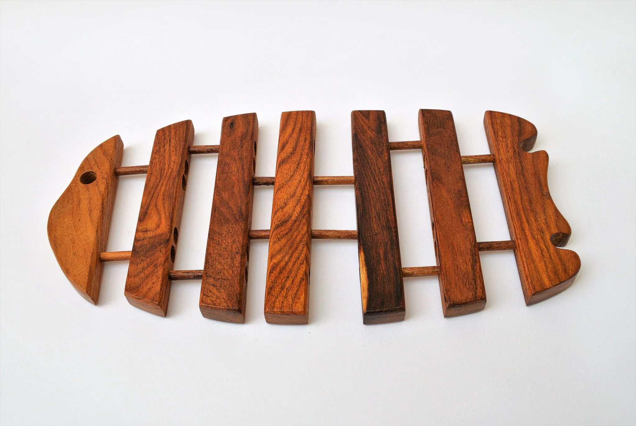Wooden Fish Trivet (Expandable)